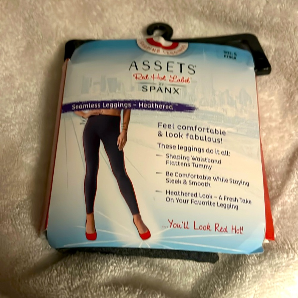 Spanx - Assets - Red hot label heather ,  grey‎ shaping leggings. Size small.